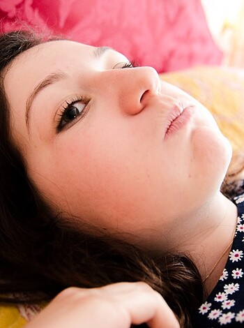 Teen with Big Titties - Photo 2