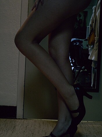 Vulgar description: "Bitch is showing off her damn sexy stems with that fucking sexy crossed-legged position!"