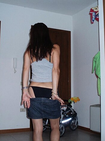 Young mom - Photo 6