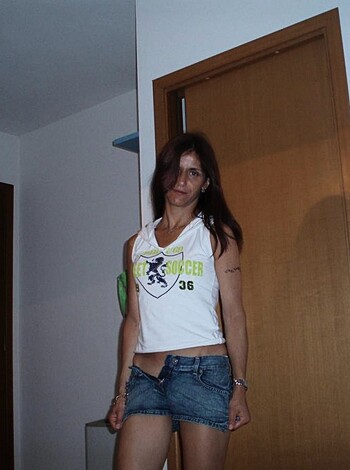 Young mom - Photo 30