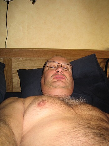 mee - Photo 1