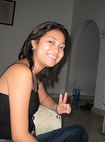 Guy having fun with 2 thai whores - Photo 12