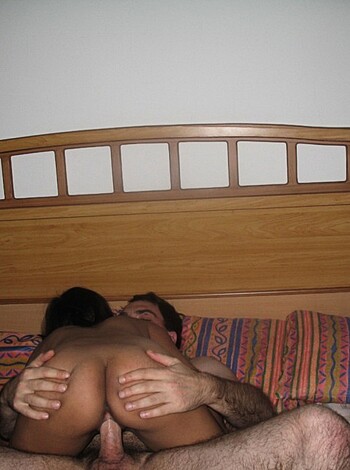 Guy having fun with 2 thai whores - Photo 43