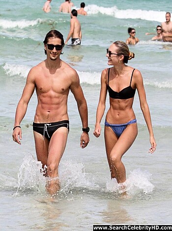 Candice Swanepoel Bikini Ass Candids In Miami - Photo 9