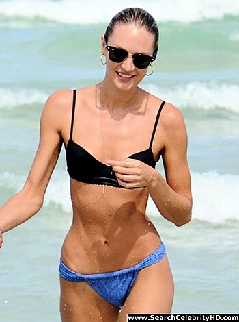 Candice Swanepoel Bikini Ass Candids In Miami - Photo 14
