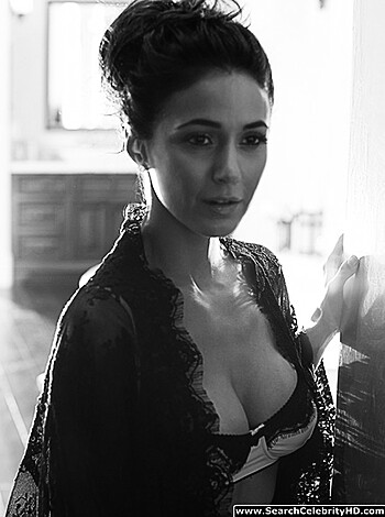 Emmanuelle Chriqui's Hotess For Your Viewing Pleasure - Photo 5