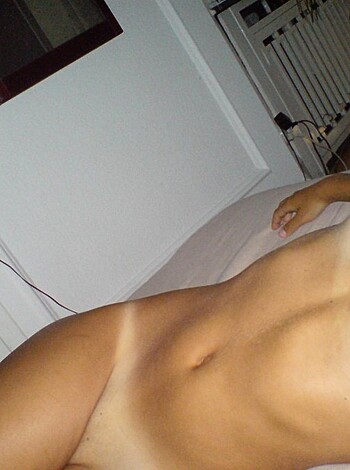 Cute Horny Girlfiend on Vacation 20 - Photo 3