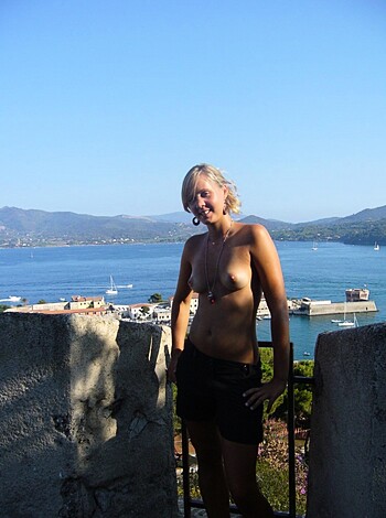 Cute Horny Girlfiend on Vacation 20 - Photo 15