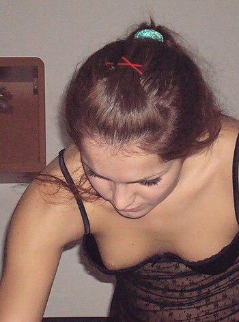 Cute girlfriend get fucked at home - Photo 74