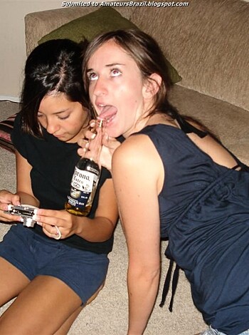 College Teens Party - Photo 11
