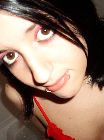 Emo brunette posing in her bathroom - teen serie 6 - Photo 3