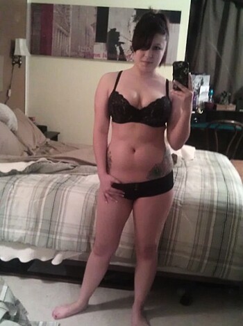 Big titted young whore - Photo 9