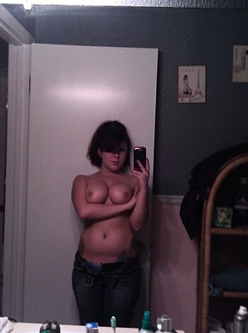 Big titted young whore - Photo 4