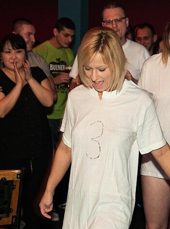 Party Girls in Club - Fighting in pool - wet t-shirt - Photo 2