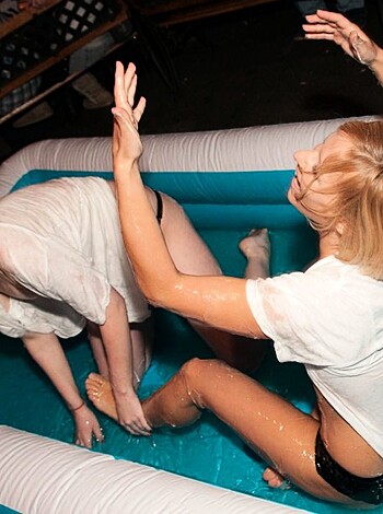 Party Girls in Club - Fighting in pool - wet t-shirt - Photo 3