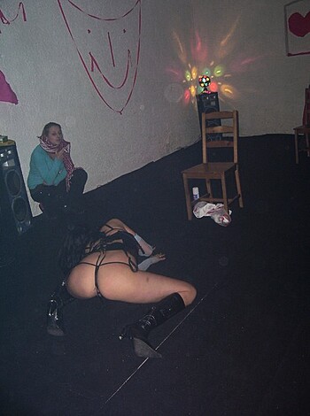 Party Girls - Valentine striptease and bodypainting - Photo 9