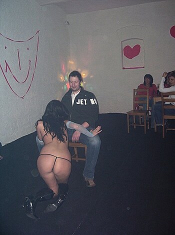 Party Girls - Valentine striptease and bodypainting - Photo 16