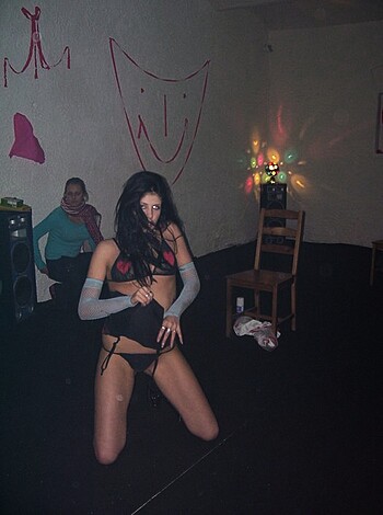 Party Girls - Valentine striptease and bodypainting - Photo 11