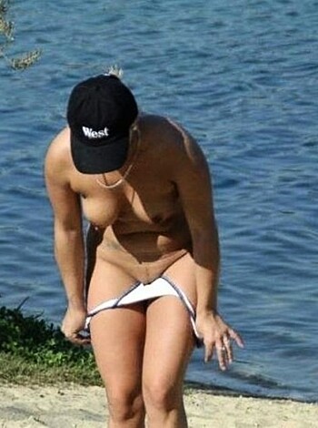 Beach Voyeur - 56 - Changing on the Beach - Photo 6