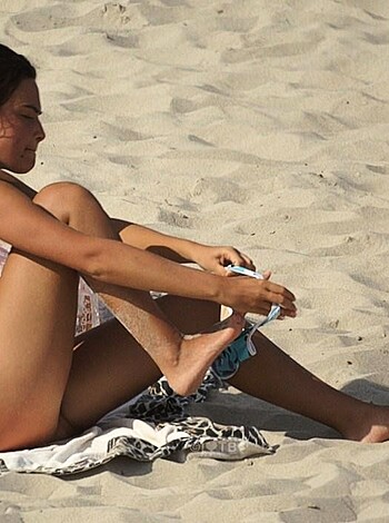Beach Voyeur - 56 - Changing on the Beach - Photo 40