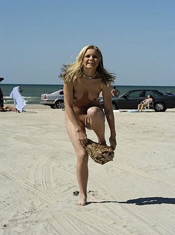 Beach Voyeur - 56 - Changing on the Beach - Photo 38