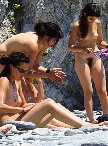 Beach Voyeur - 56 - Changing on the Beach - Photo 37