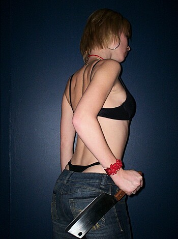 Sexy blonde posing - Photo 73