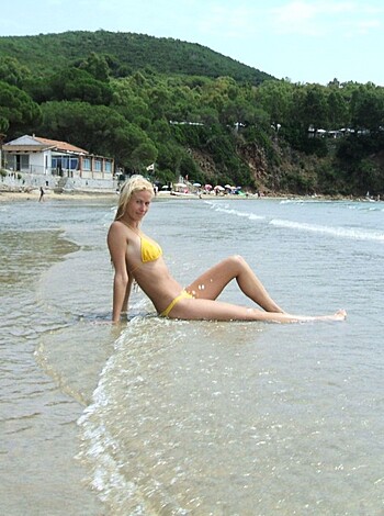 Cute German blonde posing nude 89 - Photo 1