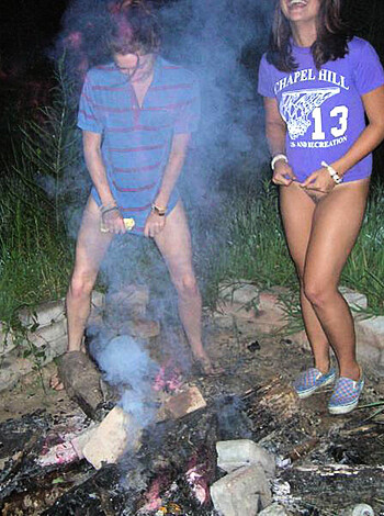 Pissing girls - Photo 1