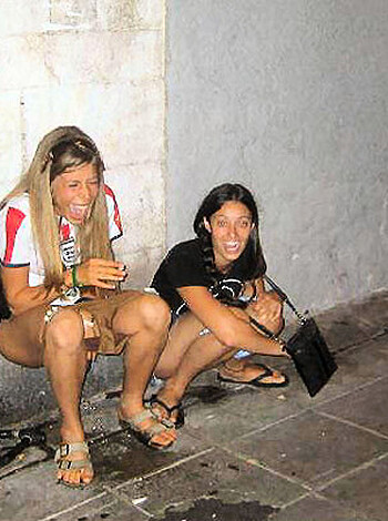 Pissing girls - Photo 30