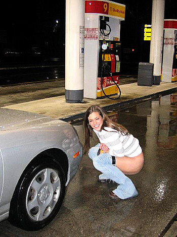 Pissing girls - Photo 25