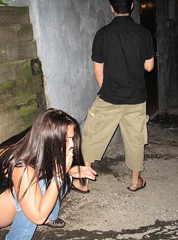 Pissing girls - Photo 34