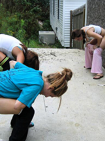 Pissing girls - Photo 38