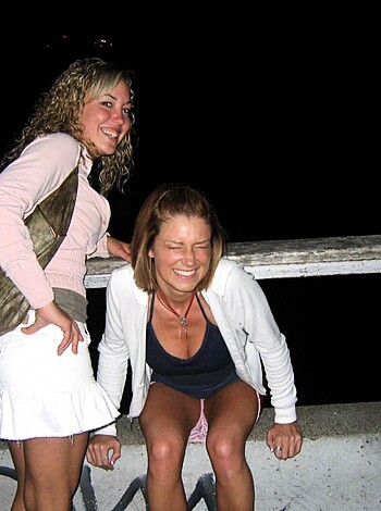 Pissing girls - Photo 42