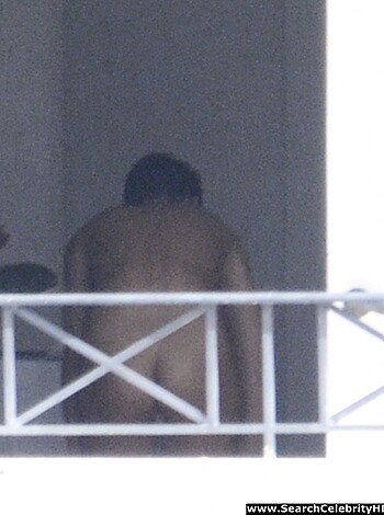 Rihanna Naked Ass And Topless Boobs Candids Through Her Balcony Window - celebrity - Photo 1