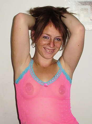 Horny Amateur Bitch 4 - Photo 37