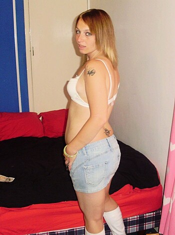 Horny Amateur Bitch 4 - Photo 38