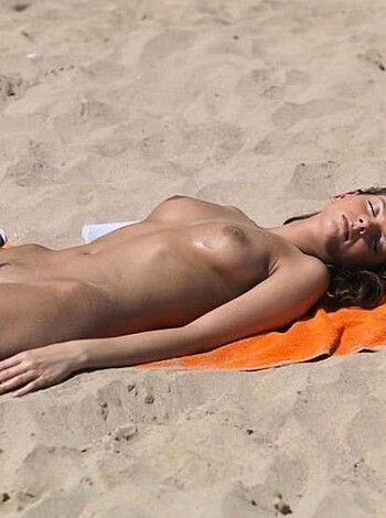 Nudist beach 62 - Photo 18