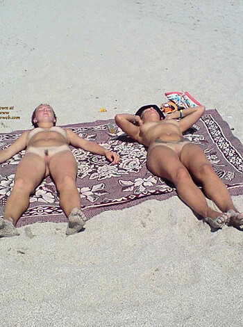 Nudist beach 74 - Photo 30