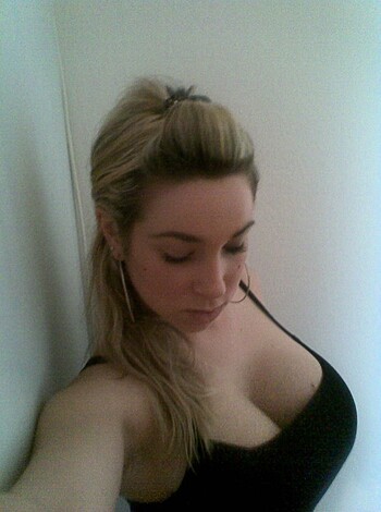 Tamara busty Slovenian teen - Photo 1