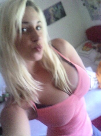 Tamara busty Slovenian teen - Photo 2