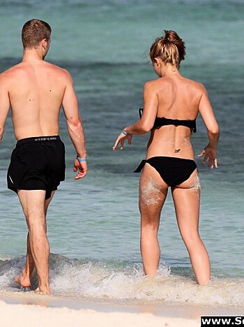 Gemma Atkinson - Bikini Candids in Aruba - celebrity - Photo 20