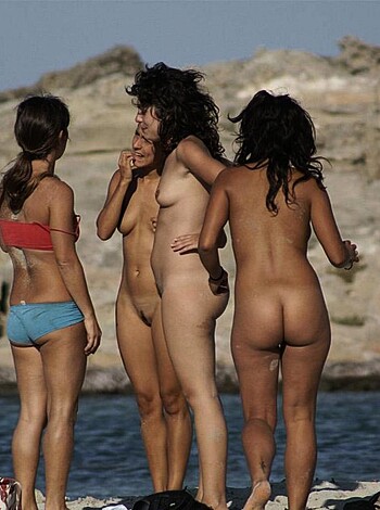 Amateur girls on beach 42 - Photo 50