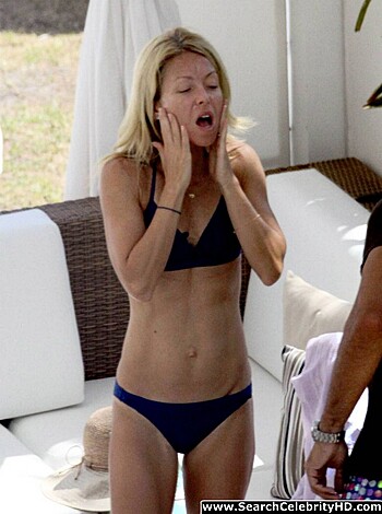 Kelly Ripa is a hot bitch - Photo 2