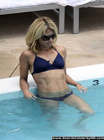 Kelly Ripa is a hot bitch - Photo 3