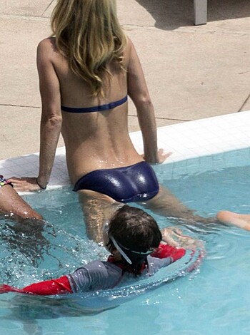 Kelly Ripa is a hot bitch - Photo 7