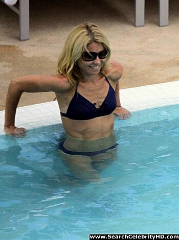 Kelly Ripa is a hot bitch - Photo 10