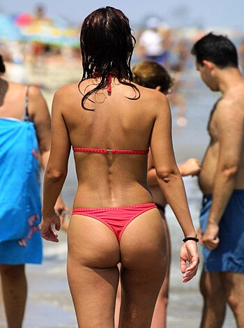 Amateur girls on beach 28 - Photo 38