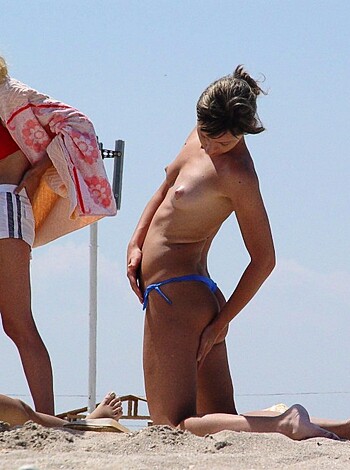 Amateur girls on beach 28 - Photo 55