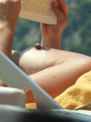Amateur girls on beach 28 - Photo 68